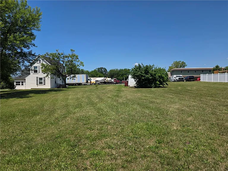 5166 Springmill Rd — Photo 4