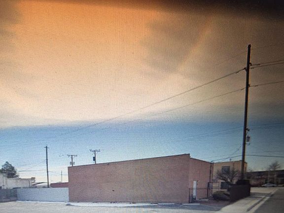 2nd image of 112 La Veta Dr NE