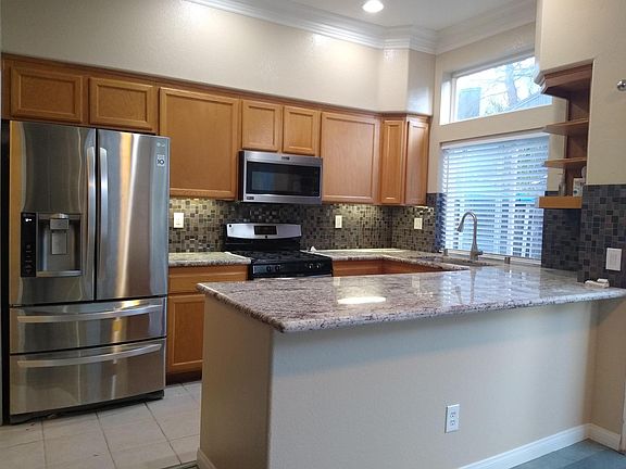 5th image of 16978 Robins Nest Way APT 2
