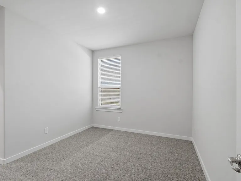 2000 Northern Ln — Photo 30