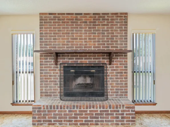 422 Fleetwood Dr, Mary Esther, FL 32569