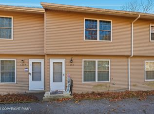 1253 Chateau Dr, East Stroudsburg, PA 18302