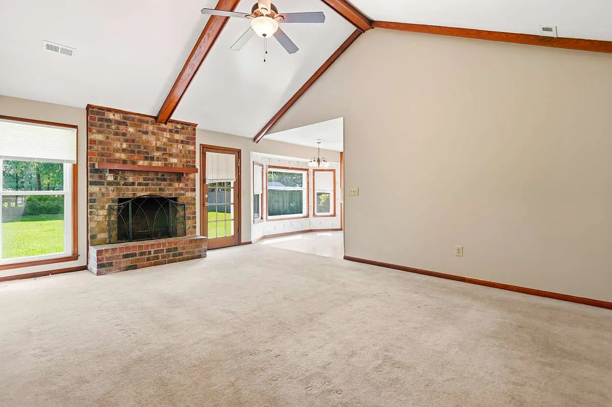 617 Longleaf Road — Photo 3