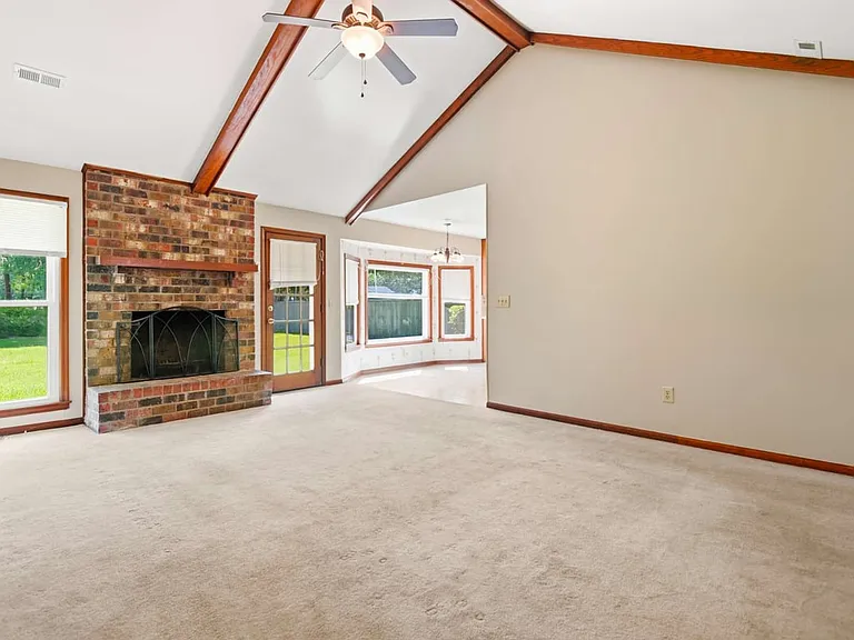 617 Longleaf Rd — Photo 6