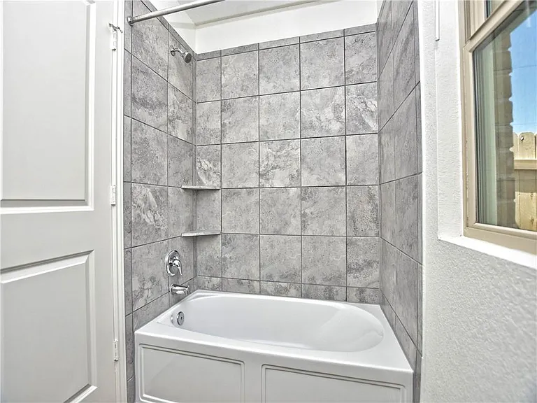 21413 Wilmiller Ln — Photo 25