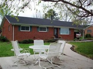 305 W Water St, Clifton, TN 38425