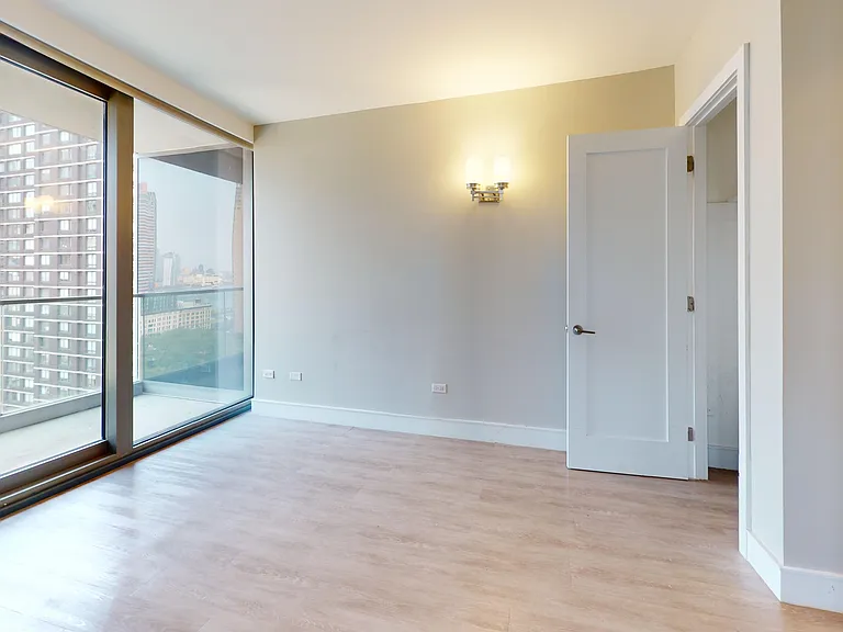 237 E 34th St #1904 — Photo 15