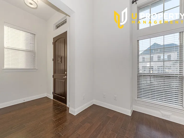 1017 Midland Dr — Photo 7