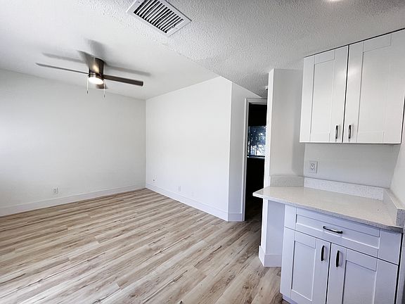 4th image of 4641 N Ocean Dr Unit 2