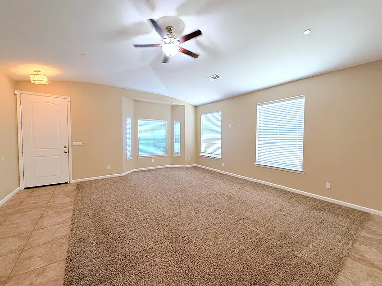 4014 Cinnabar Ave — Photo 2