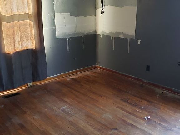 4th image of 1329 McClung Ave