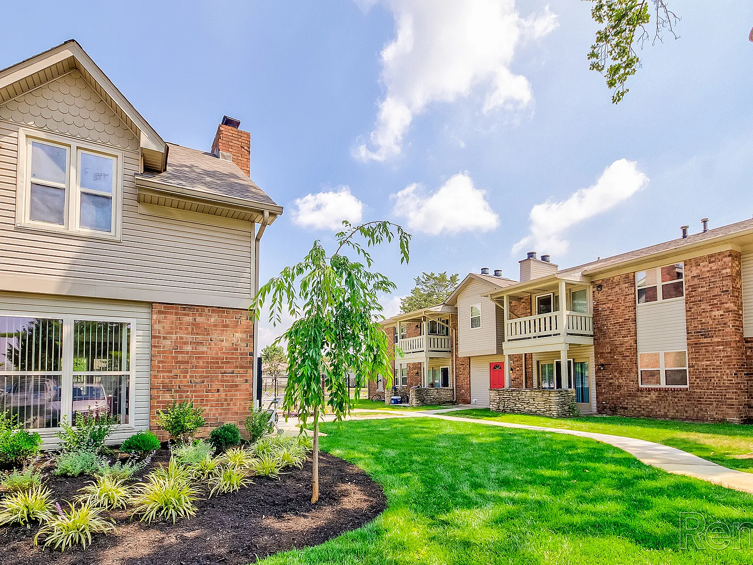 Twin Lakes Apartments of Carmel — Photo 2