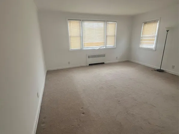 316 N Corona Ave, Valley Stream, NY 11580