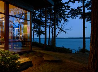 3148 S Camano Dr, Camano Island, WA 98282