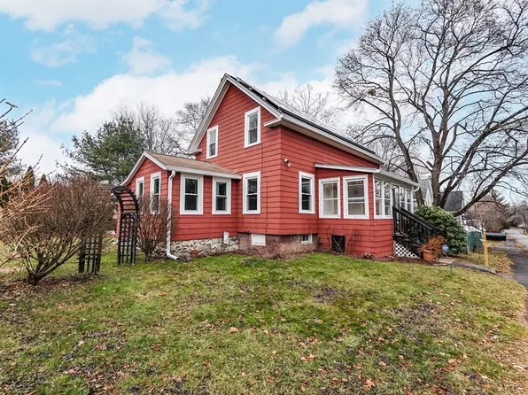 53 Agawam Ave, Haverhill, MA 01835