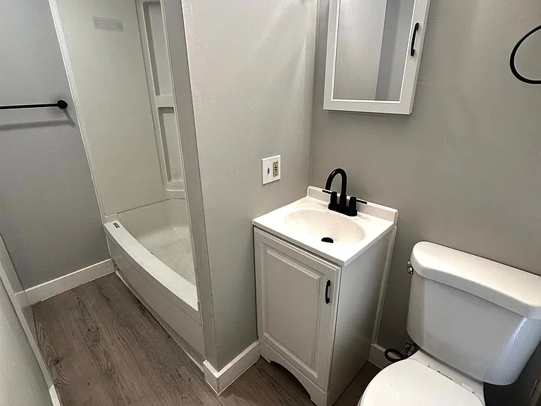 320 Lowell St #3 — Photo 11