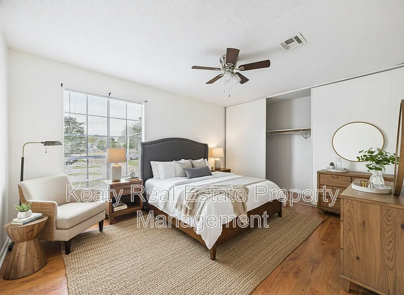 2 bed, 1.5 bath, 1000 sqft, $850 — Photo 3