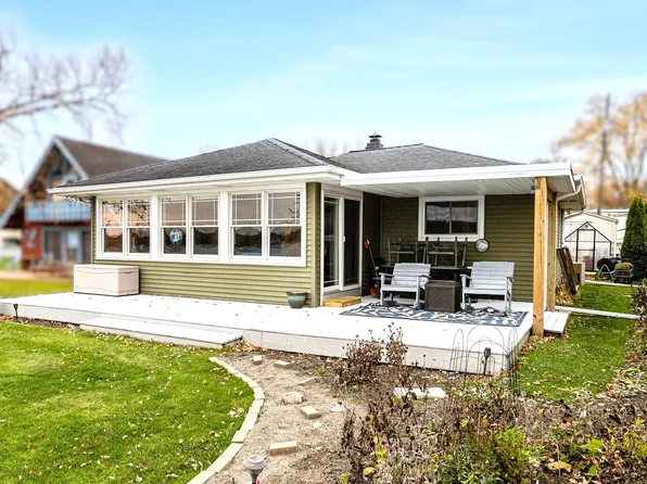 7150 Greenes Dr, Jackson, MI 49201