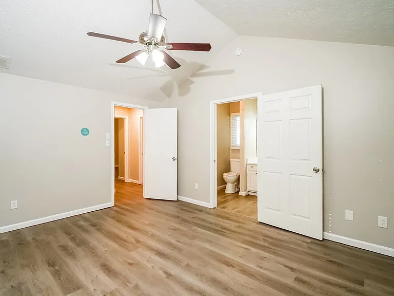 5865 Petersen Ct — Photo 12