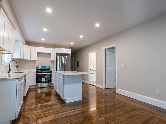 5th image of 78-80 Pembroke Ave #1