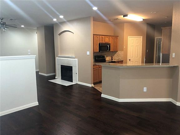 3rd image of 9824 Hedge Bell Dr