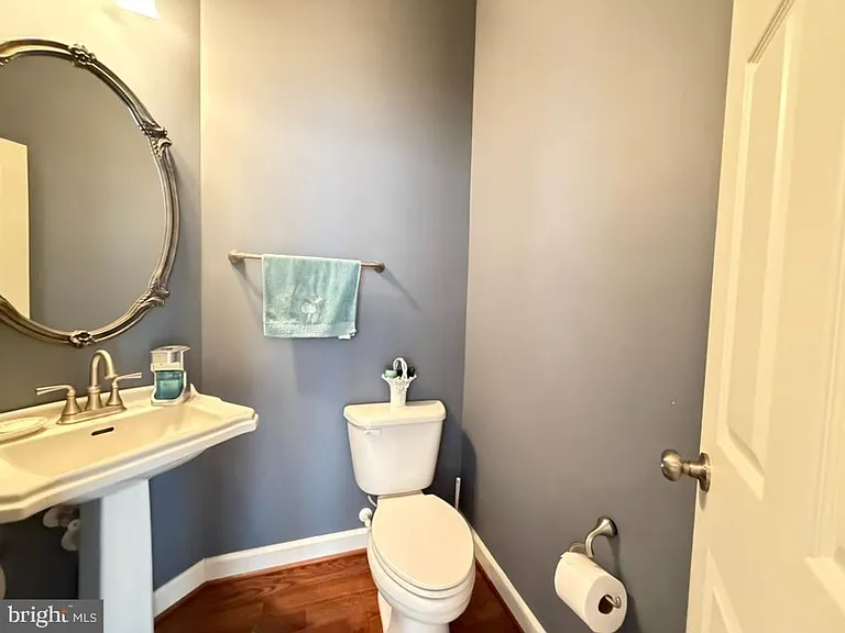 9804 Anvil Ct — Photo 10
