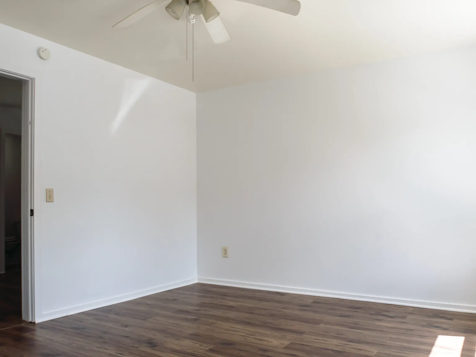 194 W Parmenter St — Photo 3