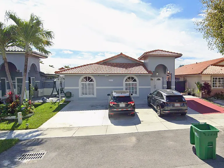 8864 NW 110th St — Photo 1
