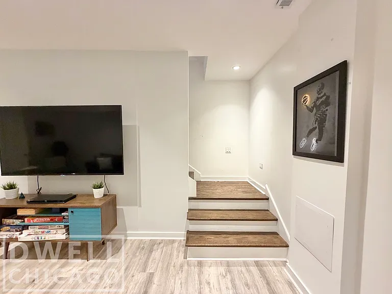 1419 N Paulina St — Photo 36