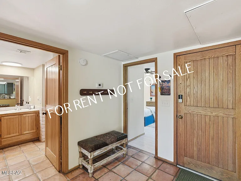 2824 E Sierra Vista Rd — Photo 6