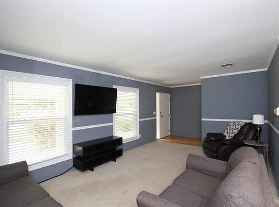 5th image of 613 Sunset Dr