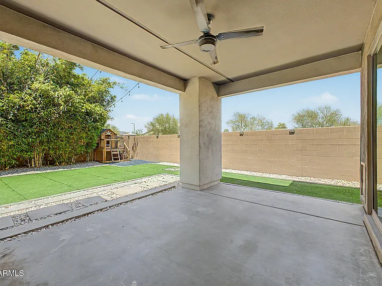 15912 W Sierra St — Photo 39