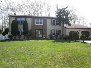 92 Lighthouse Dr, Freehold, NJ 07728