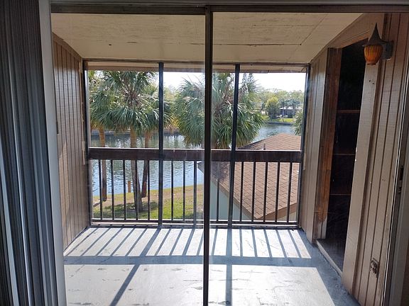 3rd image of 6321 Newtown Cir APT B-6