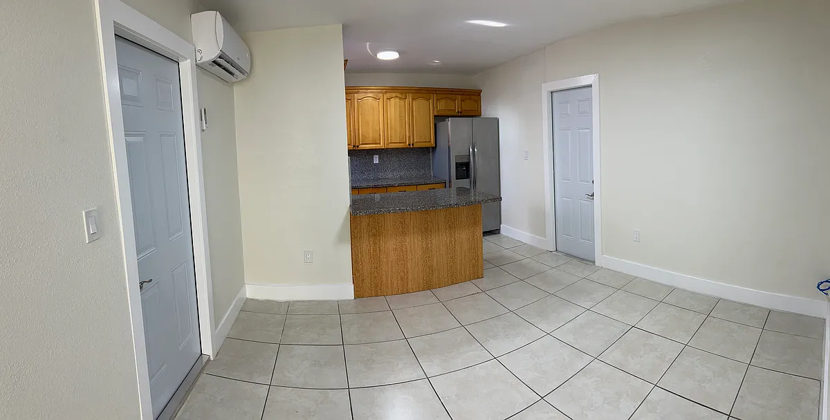 Building Photo - 560 NW 58th Ct