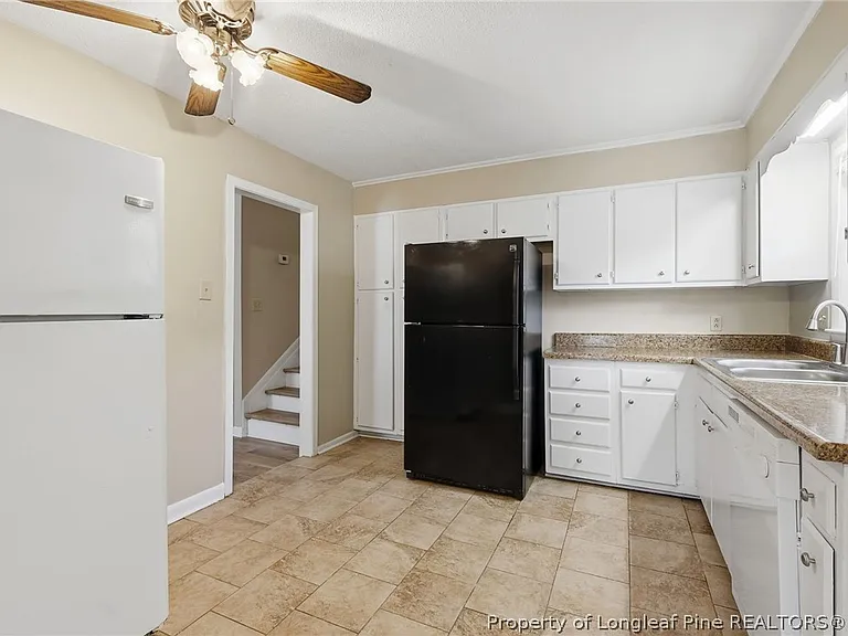 1902 Paisley Ave — Photo 10