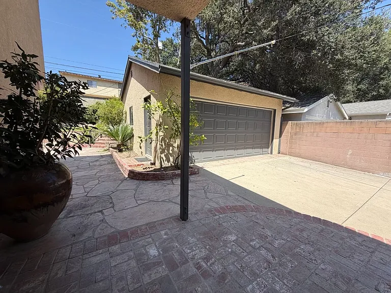 3247 Mills Ave — Photo 30