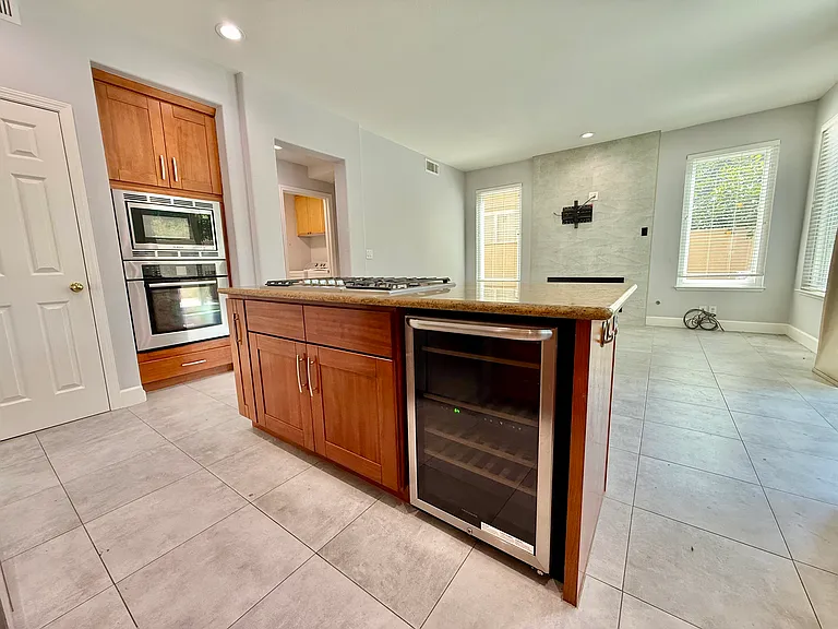 4238 Diavila Ave — Photo 18
