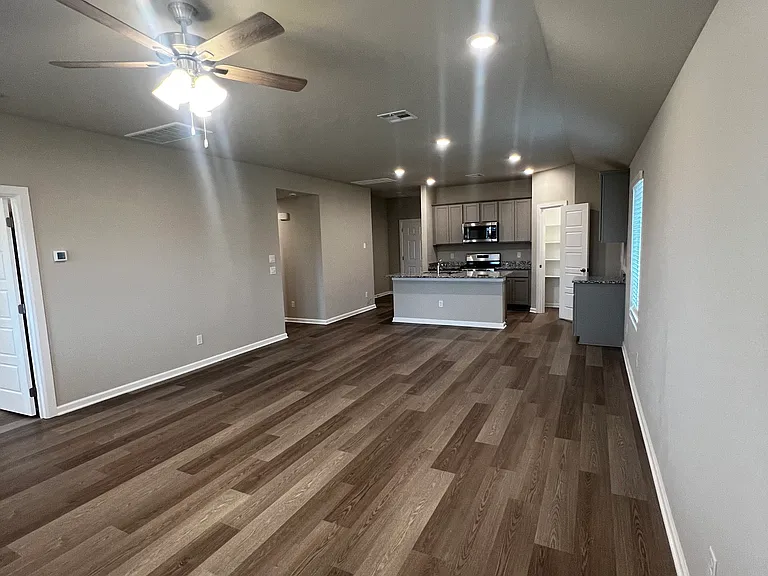 SW 41st Pl — Photo 8