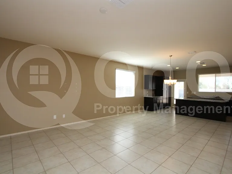 2620 S 116th Dr — Photo 3