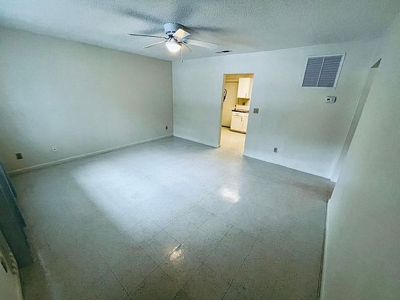 4th image of 1011 S Dixie Ave #2