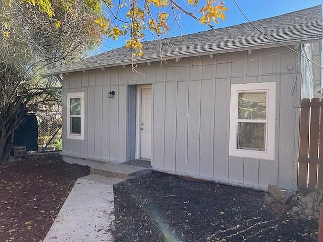 2 Bdrm 1 bath 
Newly renovated
Secluded property
Fully fenced