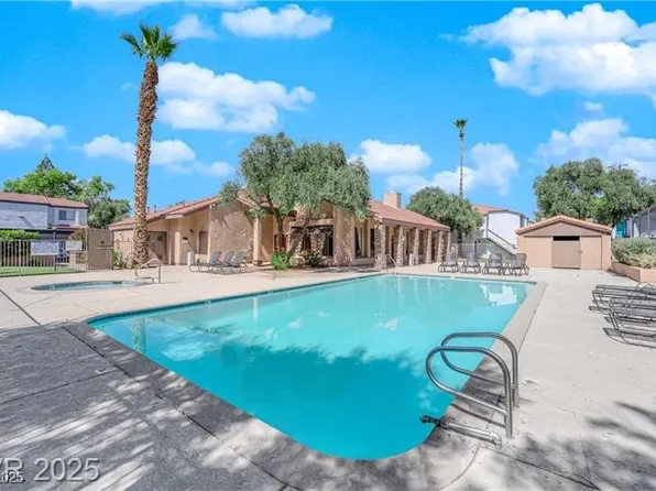 1455 E Katie Ave #16, Las Vegas, NV 89119