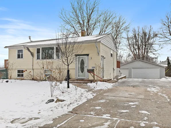 399 Tee Ln, Carpentersville, IL 60110