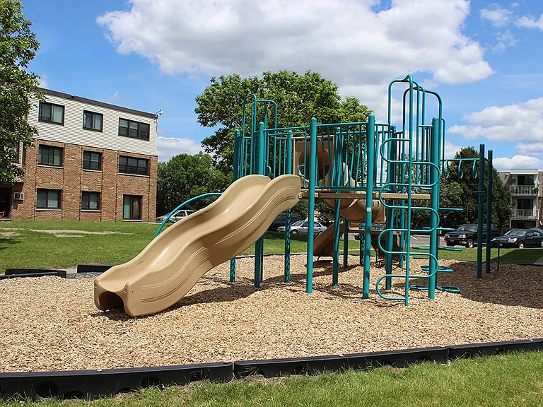 Ridgebrook Apartments — Photo 8