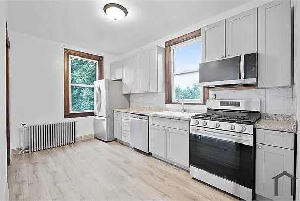 661 Van Duzer St #B — Photo 2