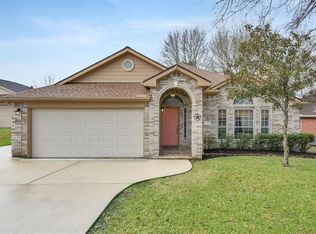 10915 Sharon Cir, Montgomery, TX 77356