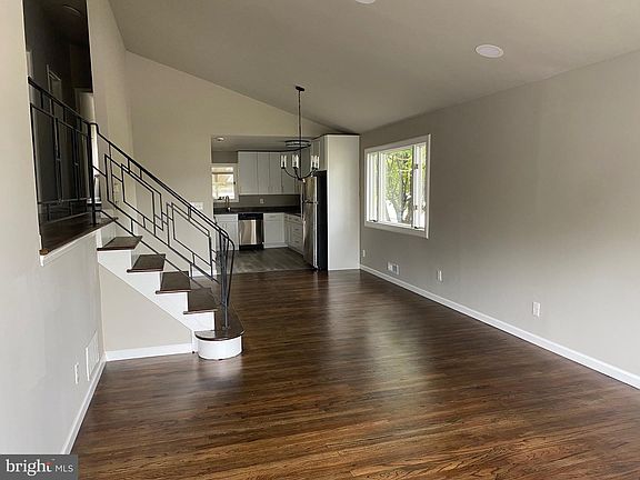 3rd image of 1403 Birchwood Ave
