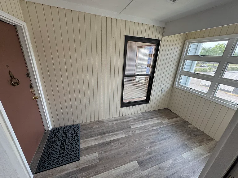 8K Twin Rivers Dr #8-K — Photo 2