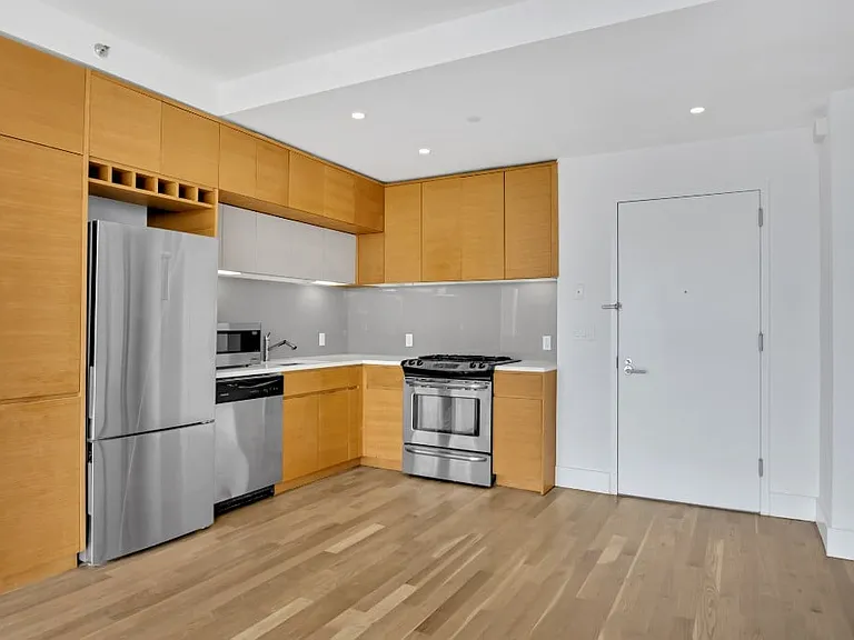 150 4th Ave #10C — Photo 2